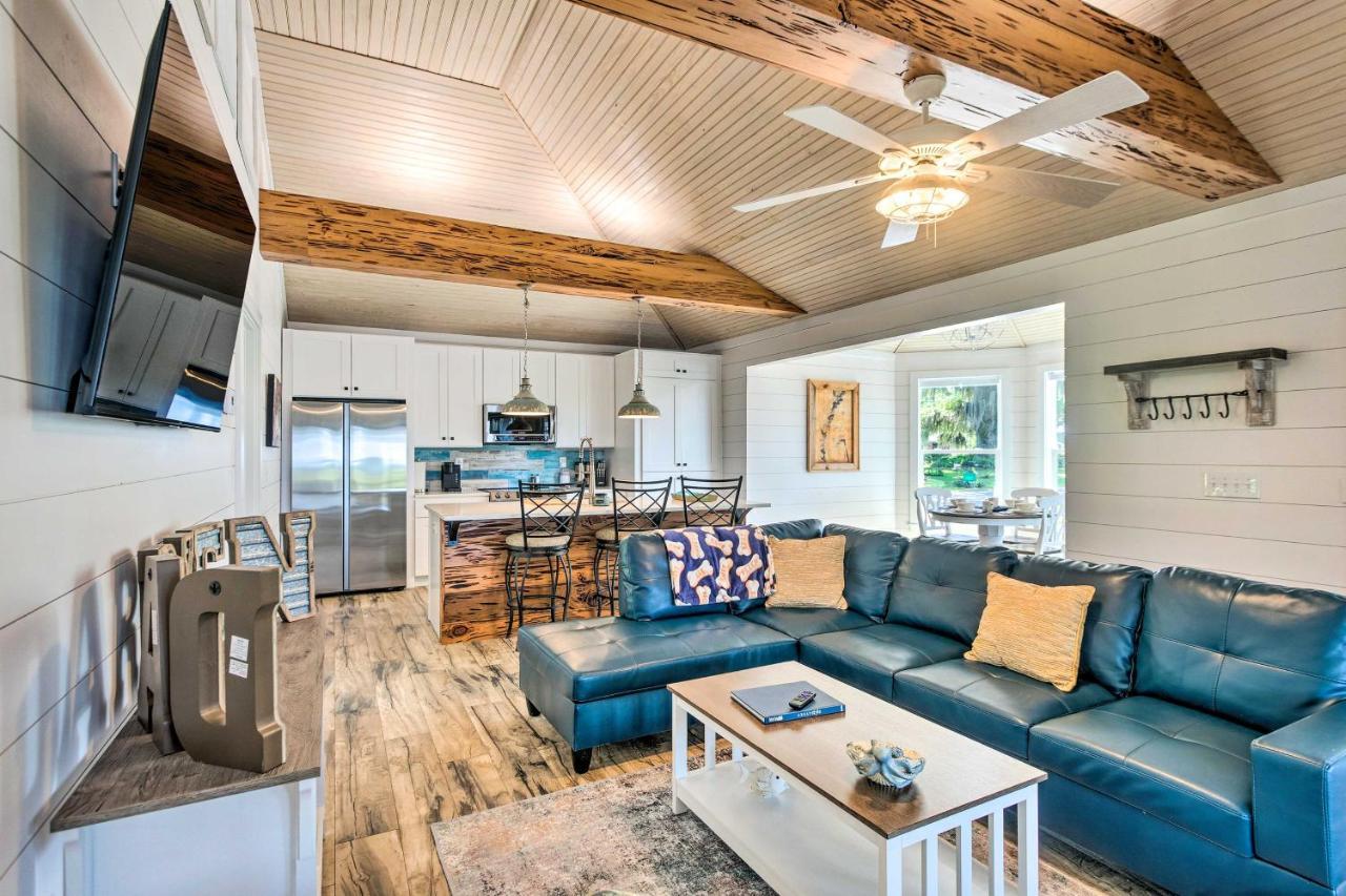 Riverfront Darien Cottage With Private Dock! Exterior photo