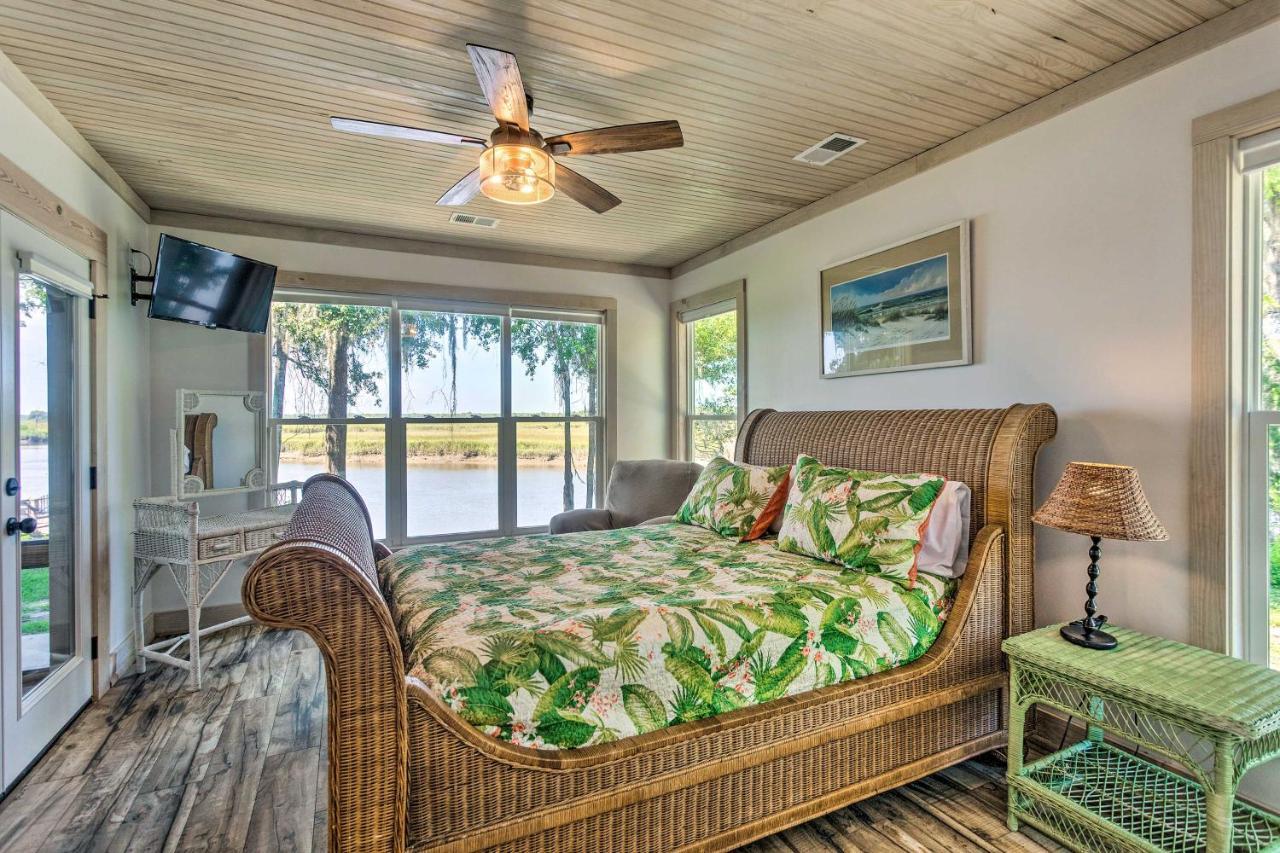 Riverfront Darien Cottage With Private Dock! Exterior photo