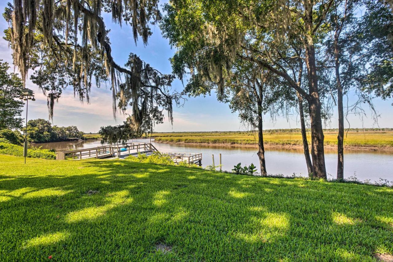 Riverfront Darien Cottage With Private Dock! Exterior photo